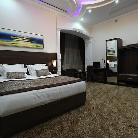 Lotte Palace Dushanbe Bagian luar foto