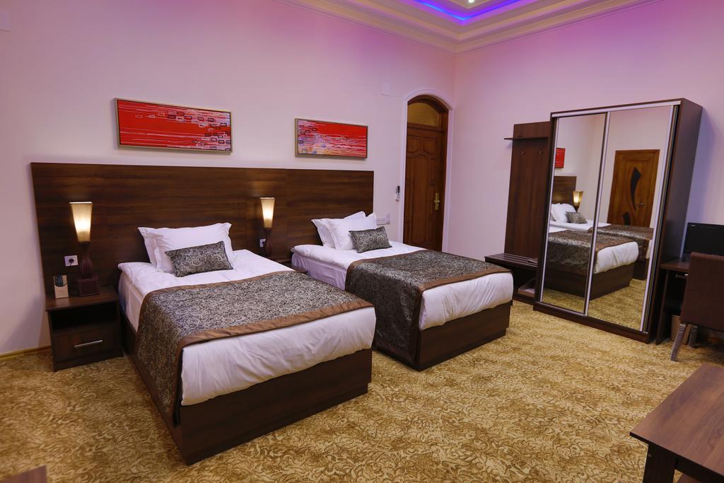 Lotte Palace Dushanbe Bagian luar foto