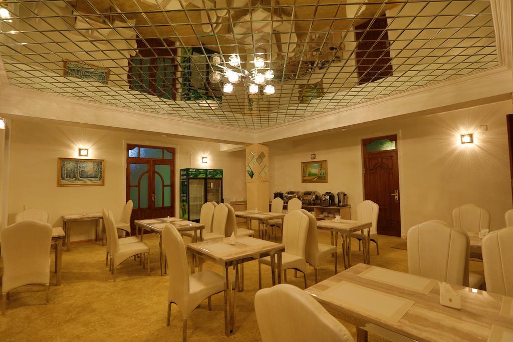 Lotte Palace Dushanbe Bagian luar foto