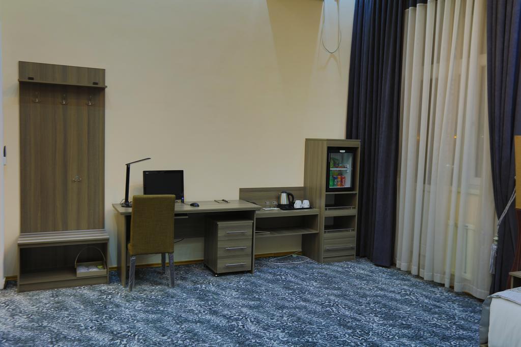 Lotte Palace Dushanbe Bagian luar foto