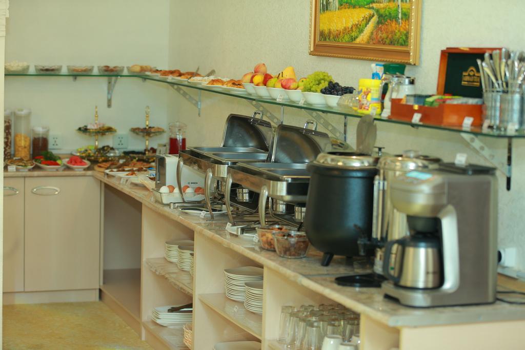 Lotte Palace Dushanbe Bagian luar foto