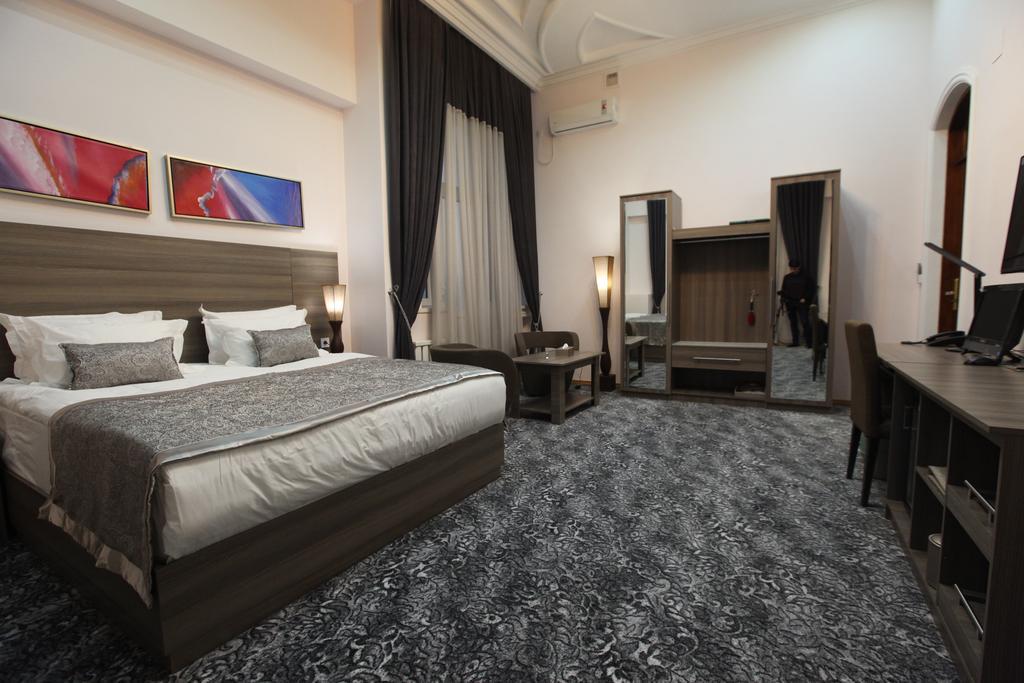 Lotte Palace Dushanbe Bagian luar foto