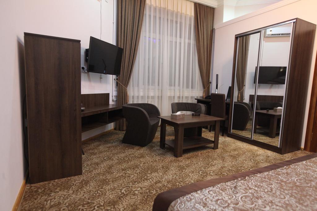 Lotte Palace Dushanbe Bagian luar foto