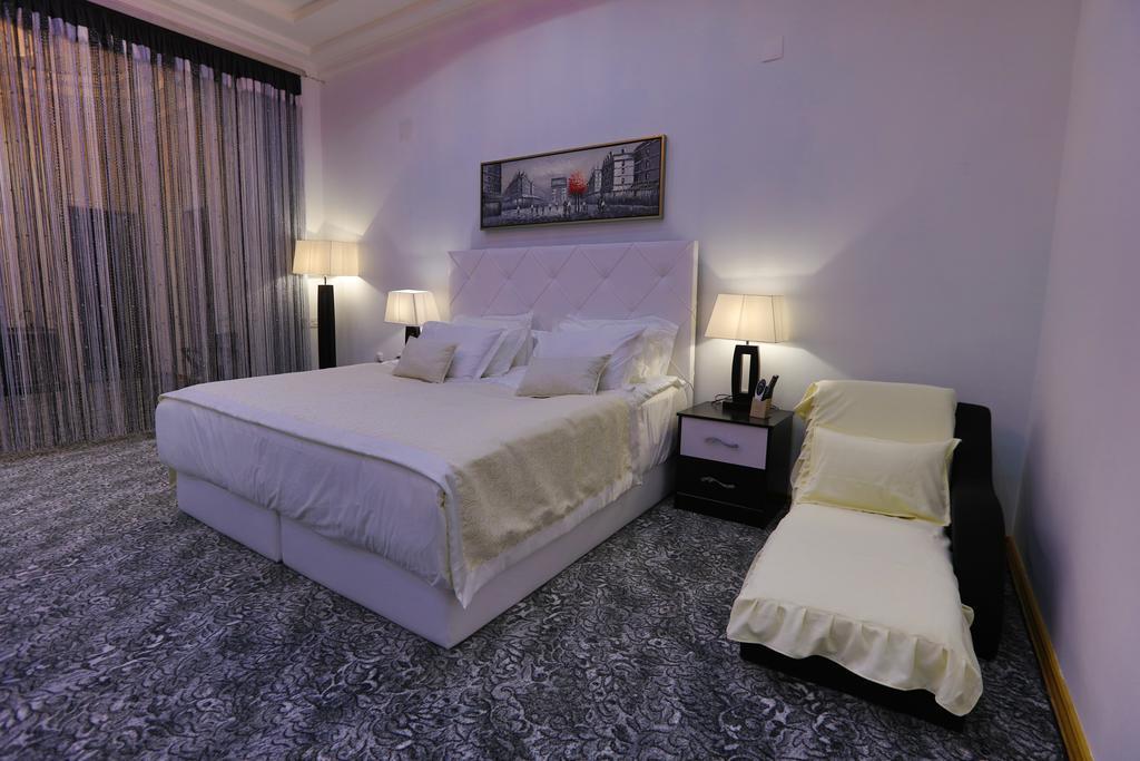 Lotte Palace Dushanbe Bagian luar foto