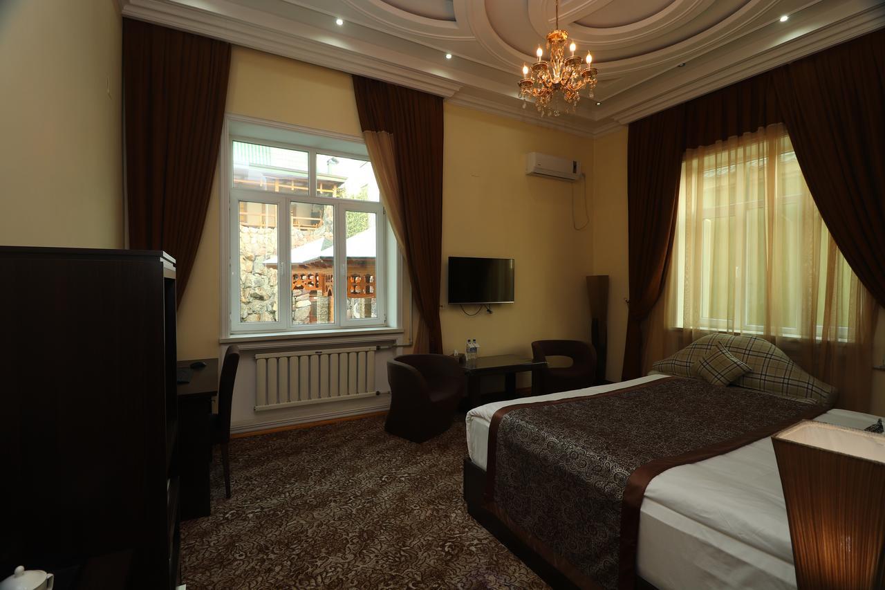Lotte Palace Dushanbe Bagian luar foto