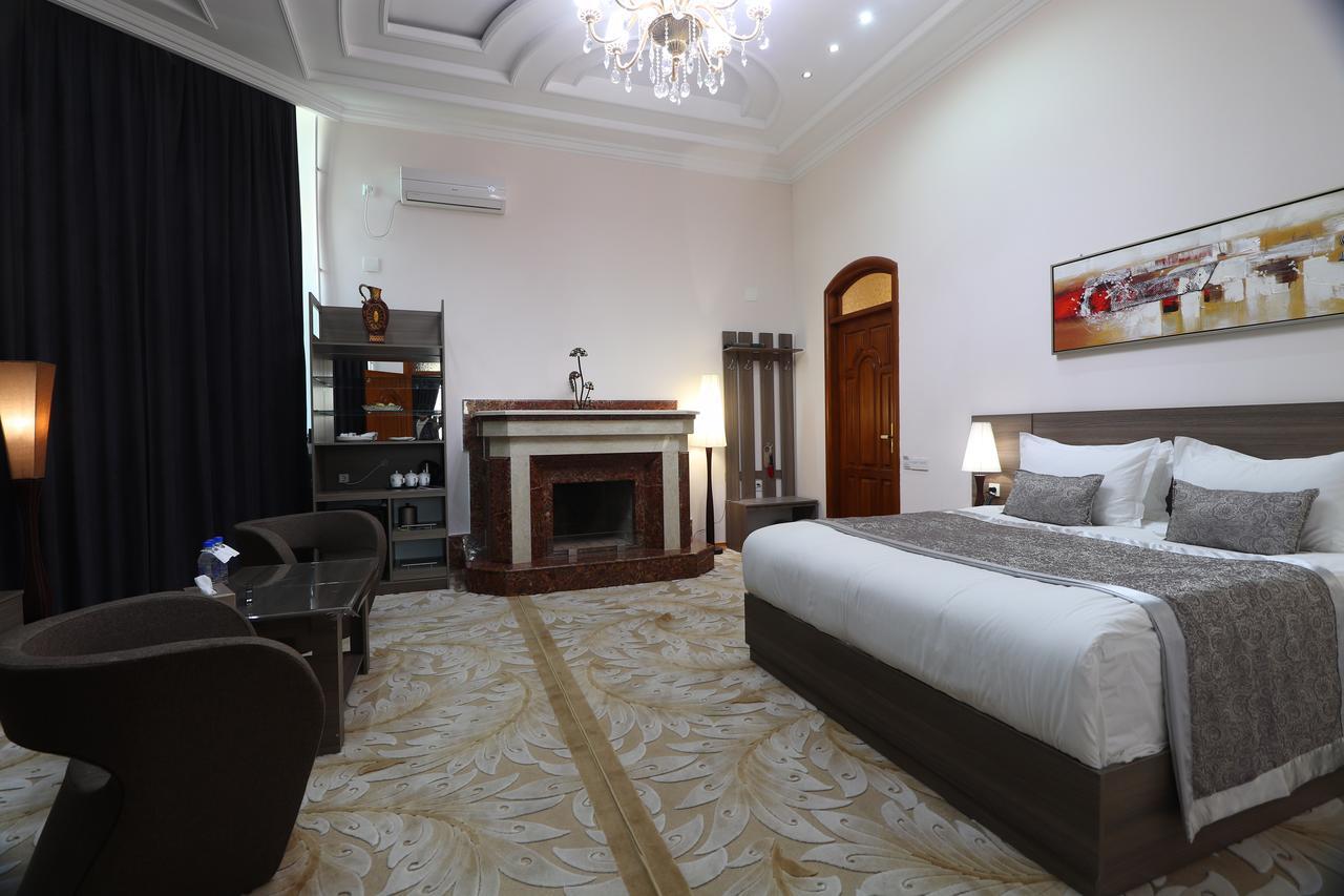 Lotte Palace Dushanbe Bagian luar foto